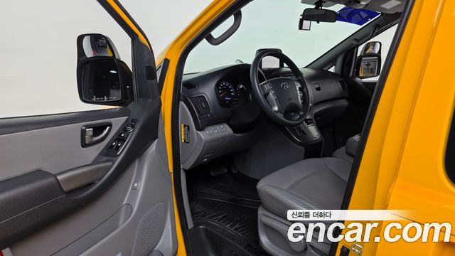 Hyundai Starex 2021 — photo 13