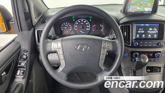 Hyundai Starex 2021 — photo 19