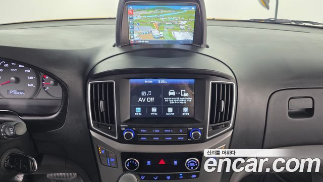 Hyundai Starex 2021 — photo 20