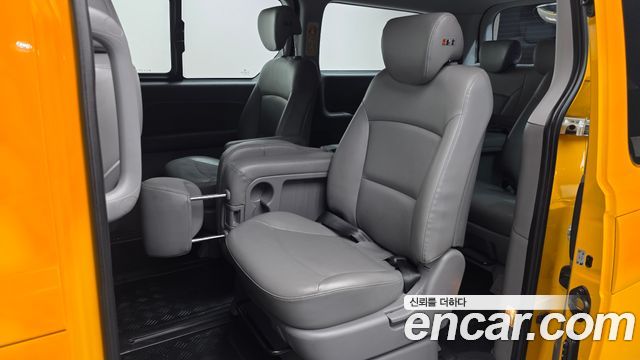 Hyundai Starex 2021 — photo 16