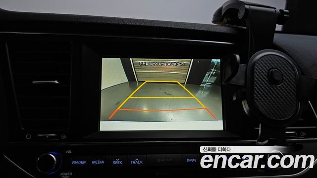 Hyundai AVANTE 2017 — photo 15