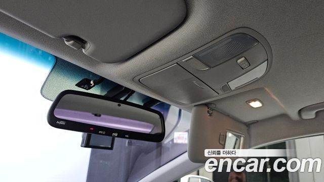 Hyundai AVANTE 2017 — photo 17