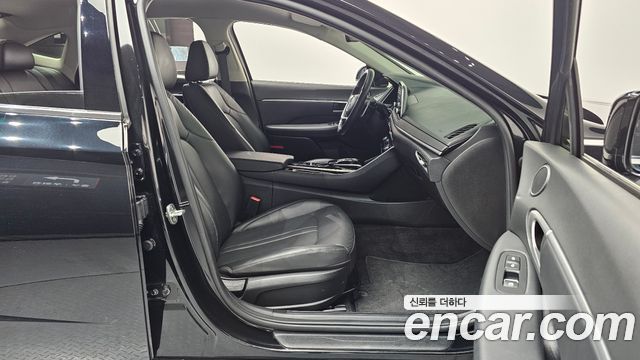 Hyundai Sonata 2022 — photo 11