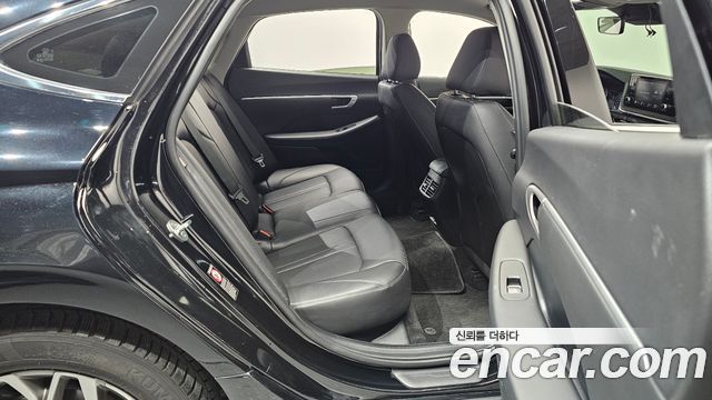Hyundai Sonata 2022 — photo 12