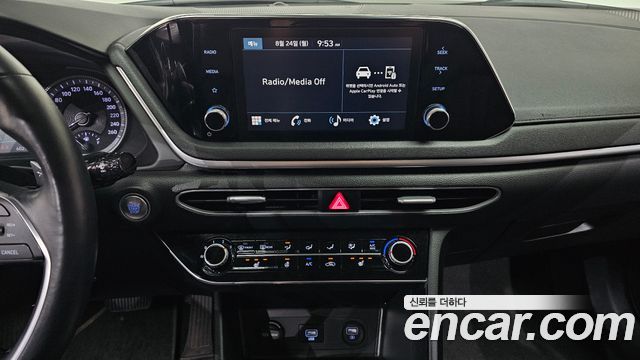 Hyundai Sonata 2022 — photo 16