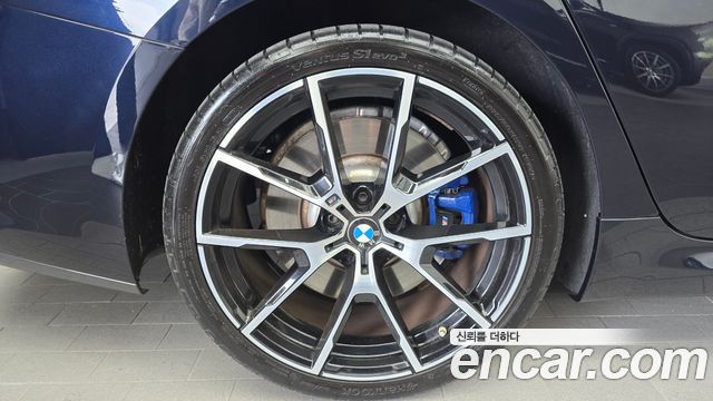 BMW 8-Series 2021 — photo 5