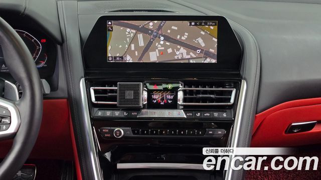 BMW 8-Series 2021 — photo 18