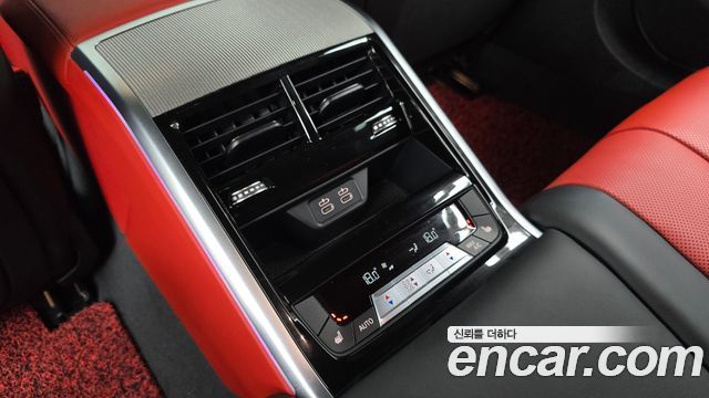 BMW 8-Series 2021 — photo 24