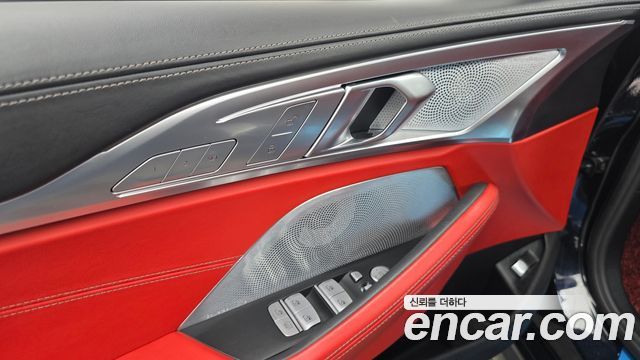 BMW 8-Series 2021 — photo 28
