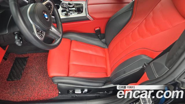 BMW 8-Series 2021 — photo 31
