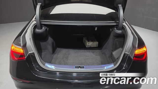 Mercedes-Benz S-Class 2022 — photo 23