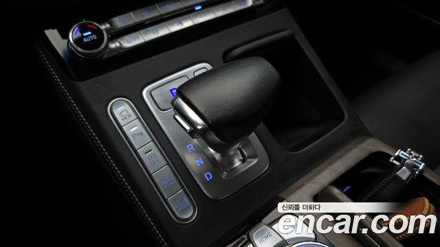 Genesis G90 2019 — photo 12