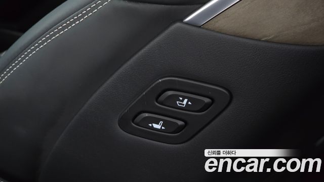 Genesis G90 2019 — photo 21