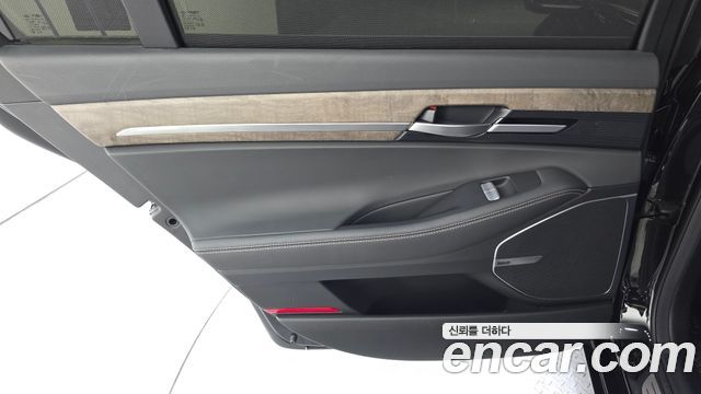 Genesis G90 2019 — photo 15