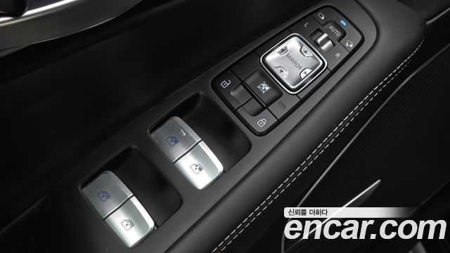 Genesis G90 2019 — photo 30