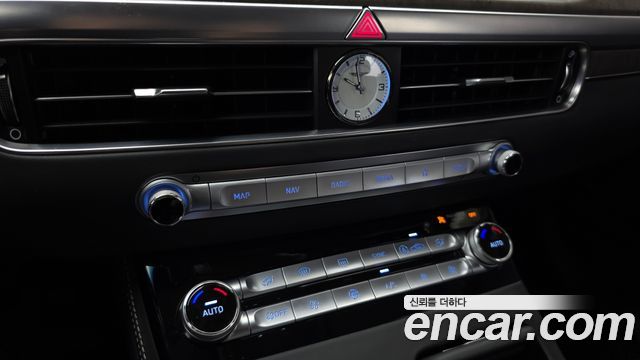 Genesis G90 2019 — photo 34