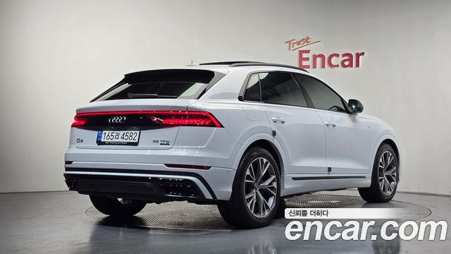 Audi Q8 2022 — photo 2