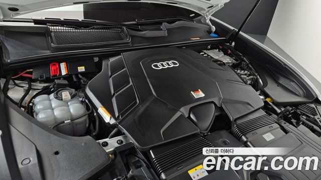 Audi Q8 2022 — photo 6
