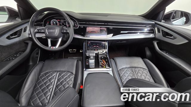 Audi Q8 2022 — photo 10