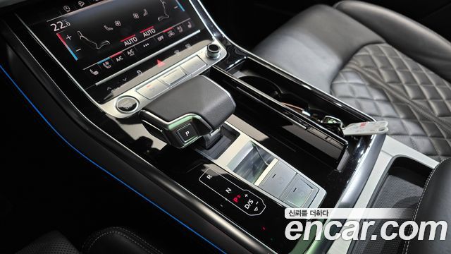 Audi Q8 2022 — photo 12