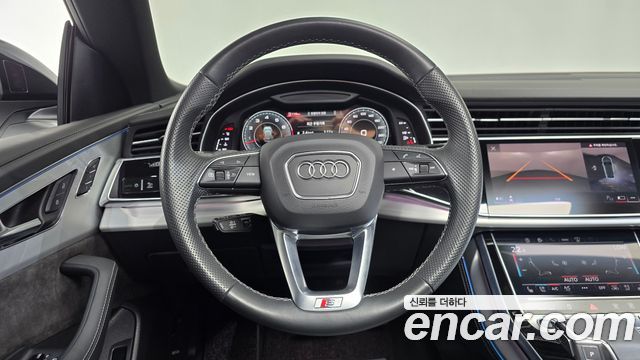 Audi Q8 2022 — photo 19