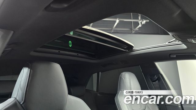 Audi Q8 2022 — photo 22