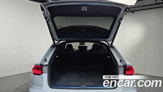 Audi Q8 2022 — photo 24