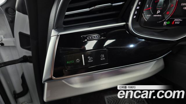 Audi Q8 2022 — photo 25