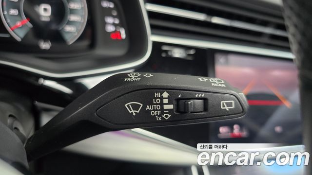 Audi Q8 2022 — photo 26
