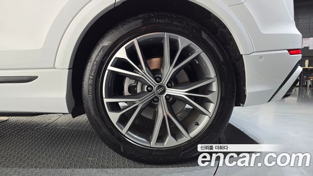 Audi Q8 2022 — photo 7