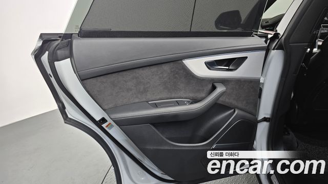 Audi Q8 2022 — photo 15