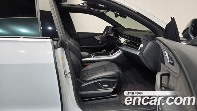 Audi Q8 2022 — photo 16