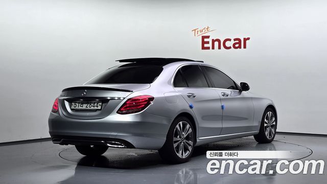 Mercedes-Benz C-Class 2018 — photo 2