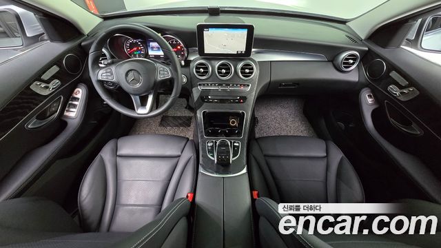 Mercedes-Benz C-Class 2018 — photo 10