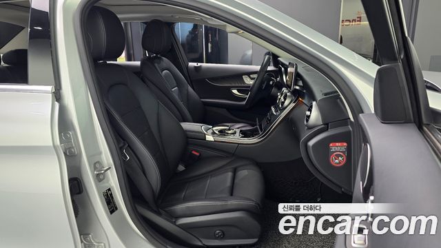 Mercedes-Benz C-Class 2018 — photo 13