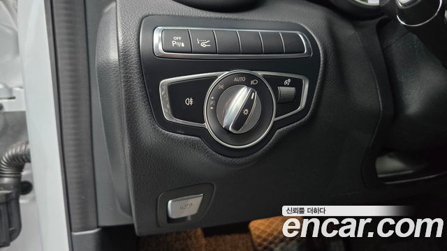 Mercedes-Benz C-Class 2018 — photo 20