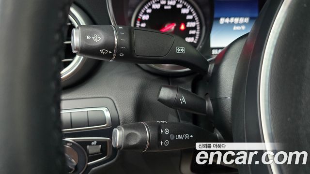 Mercedes-Benz C-Class 2018 — photo 26