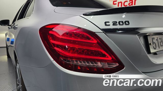Mercedes-Benz C-Class 2018 — photo 9