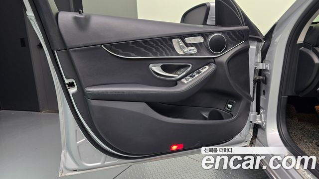 Mercedes-Benz C-Class 2018 — photo 14