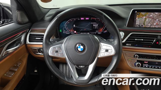 BMW 7-Series 2020 — photo 19