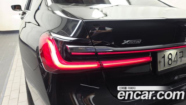 BMW 7-Series 2020 — photo 9
