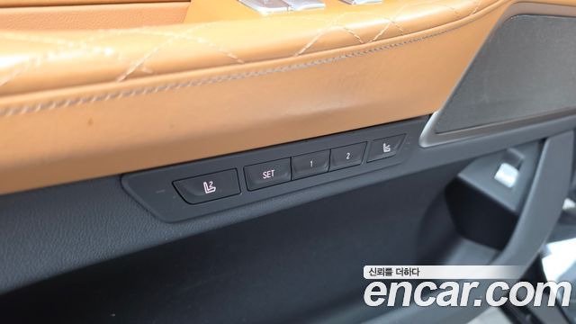 BMW 7-Series 2020 — photo 27