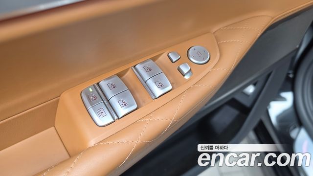 BMW 7-Series 2020 — photo 28