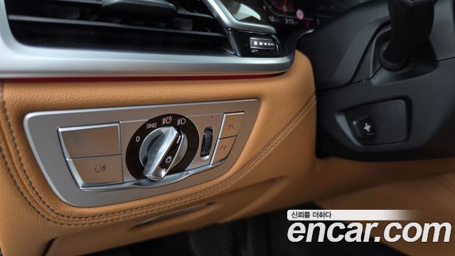 BMW 7-Series 2020 — photo 31