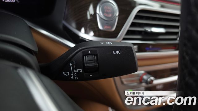 BMW 7-Series 2020 — photo 34