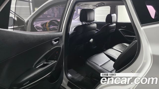 Hyundai Santafe 2018 — photo 17
