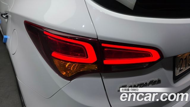 Hyundai Santafe 2018 — photo 9