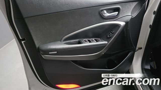 Hyundai Santafe 2018 — photo 14