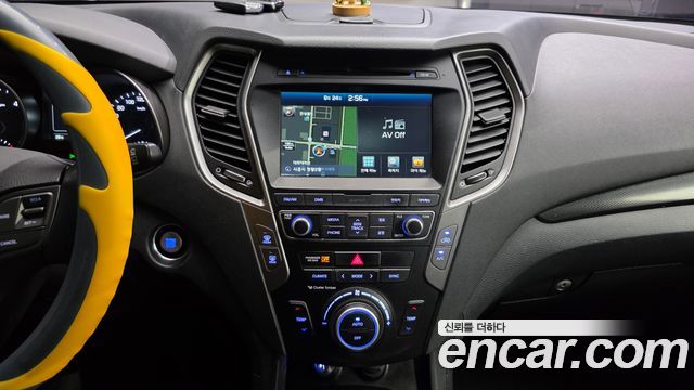 Hyundai Santafe 2018 — photo 27