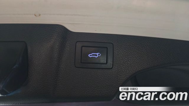 Hyundai Santafe 2018 — photo 29
